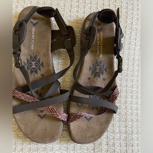 Skechers memory foam brown/pink straps sandals size 9